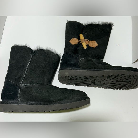 UGG WOMEN'S KEELY SHEARLING LINED BOOTIES,BLACK, US SIZE 7 - Picture 1 of 6